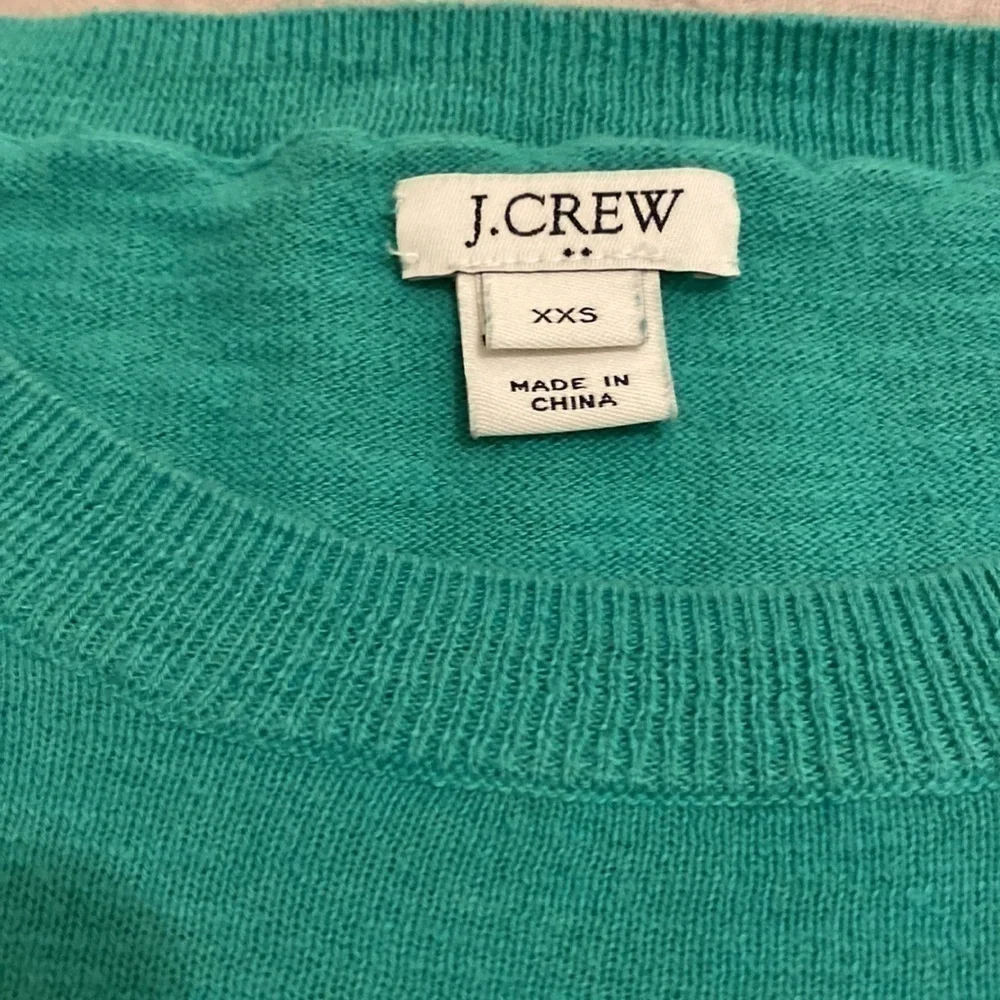 J. Crew cotton blend crew neck green sweater. Size Xxs.
